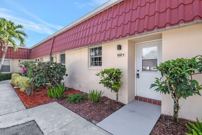 868 Worcester Ln in Greenacres, FL - Building Photo - Building Photo