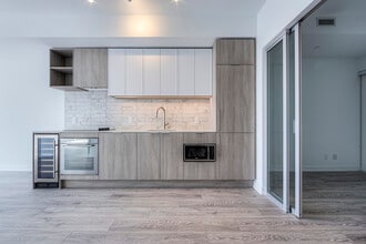 2020-2020 Bathurst St in Toronto, ON - Building Photo - Building Photo