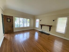 152 N Arnaz Dr, Unit B in Beverly Hills, CA - Building Photo - Building Photo