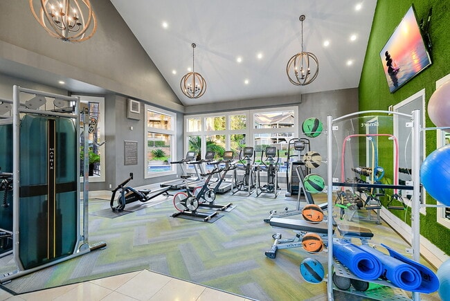 Montanosa in San Diego, CA - Foto de edificio - Building Photo