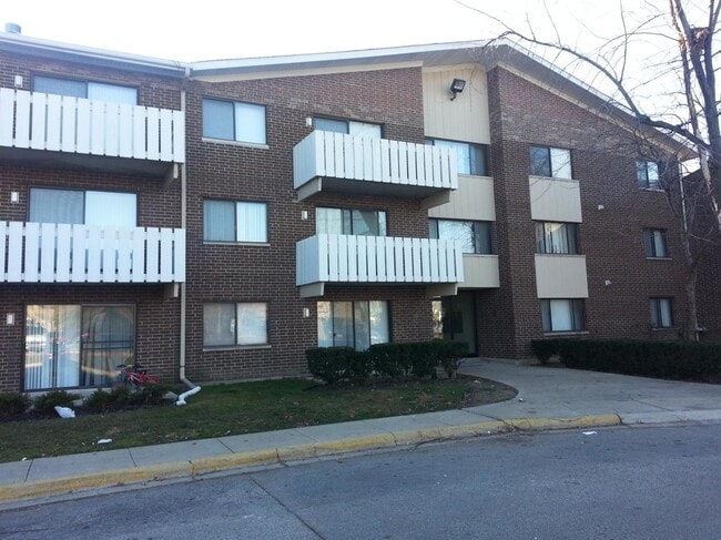 property at 2000 Bayside Dr