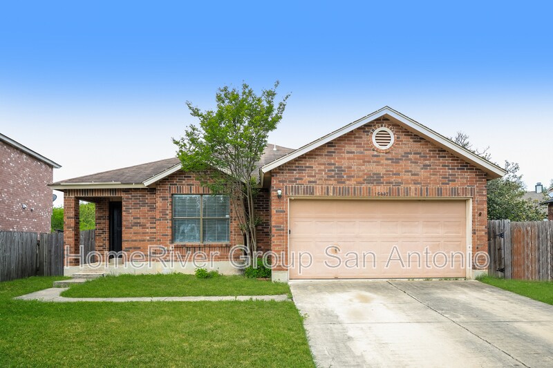 15447 Corian Creek Dr in San Antonio, TX - Building Photo