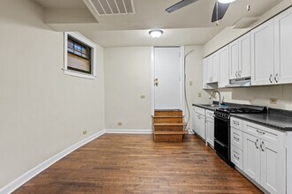 7035 N Sheridan Rd in Chicago, IL - Building Photo - Building Photo