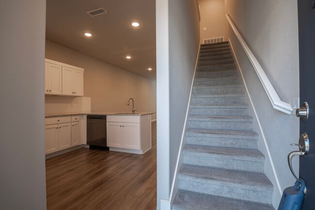 654 N Littleleaf Ter in Fayetteville, AR - Building Photo - Building Photo