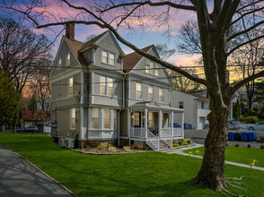 69 E Clinton Ave in Tenafly, NJ - Building Photo - Building Photo