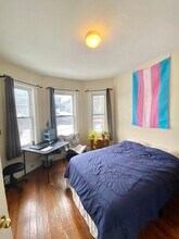 21 Bucknam St, Unit 3 in Boston, MA - Foto de edificio - Building Photo