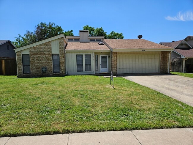 property at 1518 High Point Dr