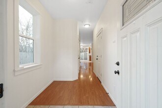 1512 SE 117th Ave in Portland, OR - Building Photo - Building Photo