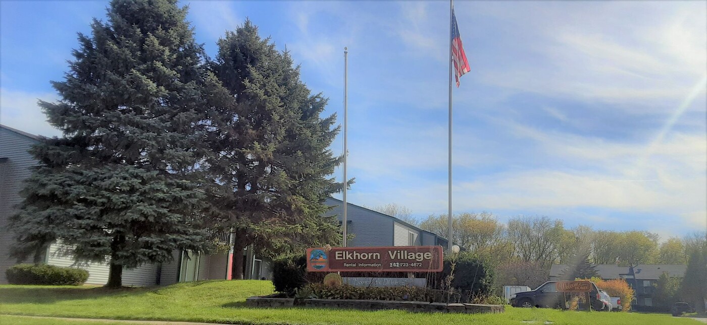 417 E 1st Ave in Elkhorn, WI - Building Photo