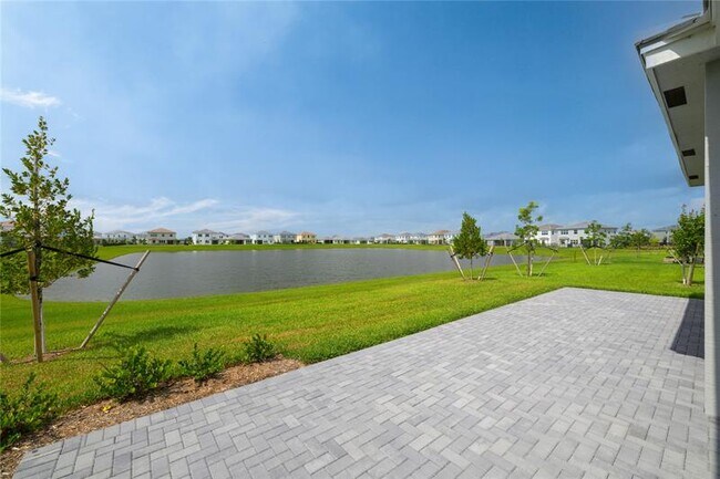 14046 Spruce Pne Dr in Westlake, FL - Foto de edificio - Building Photo