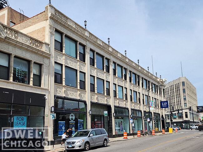 2777 N Milwaukee Ave, Unit 01