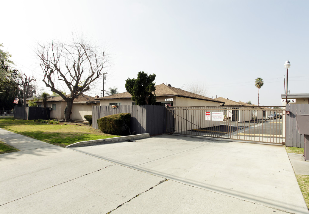3541-3545 Big Dalton Ave in Baldwin Park, CA - Building Photo