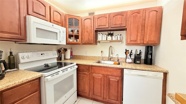 13450 SW 3rd St, Unit 308D in Pembroke Pines, FL - Building Photo - Building Photo