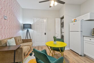 987 Dimmock St SW in Atlanta, GA - Building Photo - Building Photo