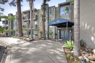 4860 Rolando Ct in San Diego, CA - Building Photo