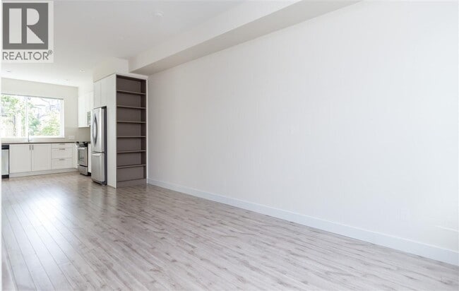 7458 Britton St in Burnaby, BC - Building Photo - Building Photo