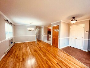 35-40 204th St in Queens, NY - Building Photo - Building Photo