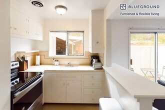 820 Kipling St in Palo Alto, CA - Building Photo - Building Photo