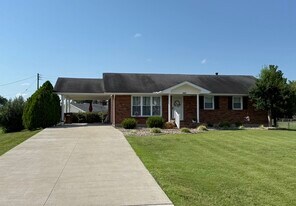 143 Hamilton Acres in Hodgenville, KY - Building Photo