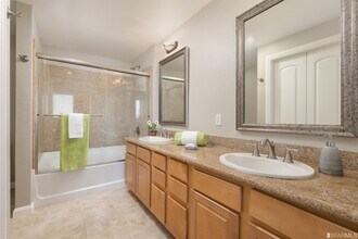 2200 Gellert Blvd in South San Francisco, CA - Building Photo - Building Photo