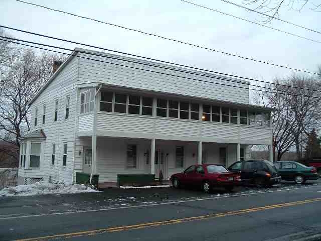 559 River Rd in Schodack Landing, NY - Foto de edificio - Building Photo