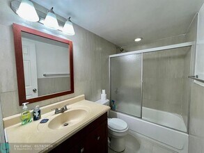 607 NE 29th Dr in Wilton Manors, FL - Building Photo - Building Photo