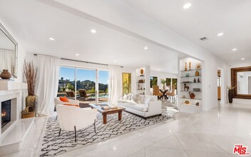 9606 Arby Dr in Beverly Hills, CA - Foto de edificio - Building Photo