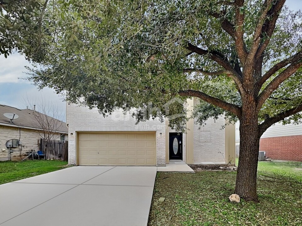 3907 Bonnie Ln in Round Rock, TX - Building Photo