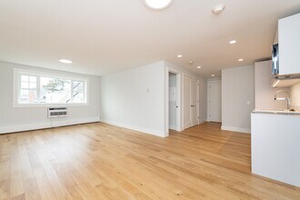 166 Summer St, Unit 43T in Somerville, MA - Building Photo - Building Photo
