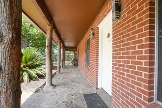 700 Anderson Rd in Kingwood, TX - Building Photo - Building Photo