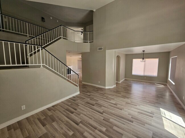 4866 E Hilton Ave in Mesa, AZ - Building Photo - Building Photo