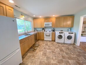 56 Woodlake Dr in Charlottesville, VA - Building Photo - Building Photo