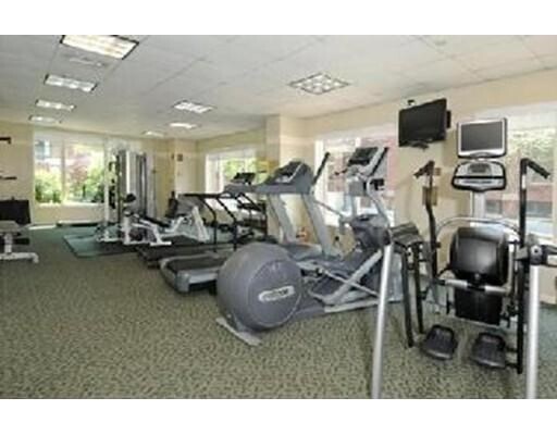 10 Rogers St, Unit 317 in Cambridge, MA - Building Photo - Building Photo
