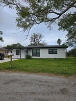 6615 Del Prado Terrace in New Port Richey, FL - Building Photo