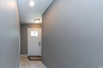 7122 Woods Dr in Newburgh, IN - Building Photo - Building Photo