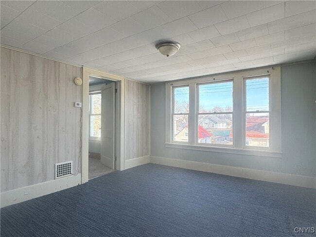 property at 715 Lansing St