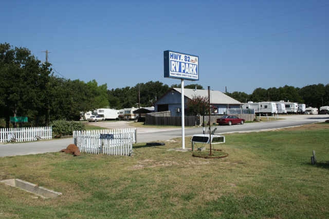 11667 W Hwy 82 in Whitesboro, TX - Building Photo