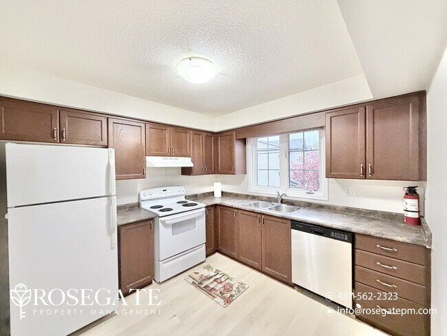 155 Highland Crescent in Kitchener, ON - Building Photo - Building Photo