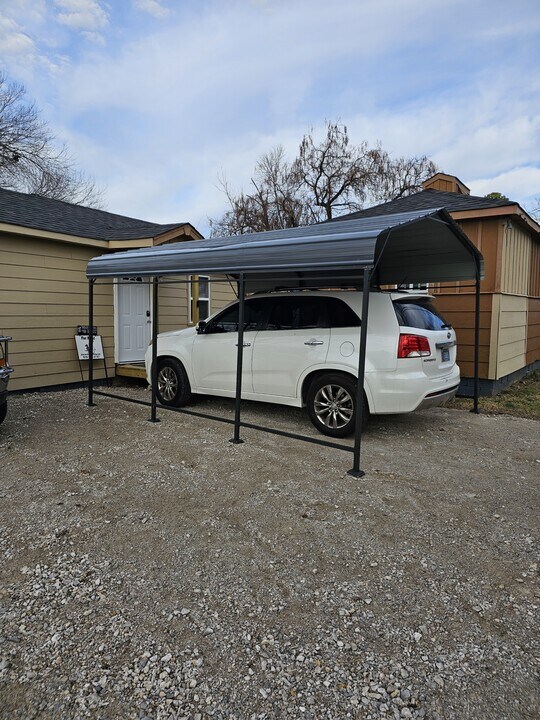 407 N Wilson Ave in Sand Springs, OK - Building Photo