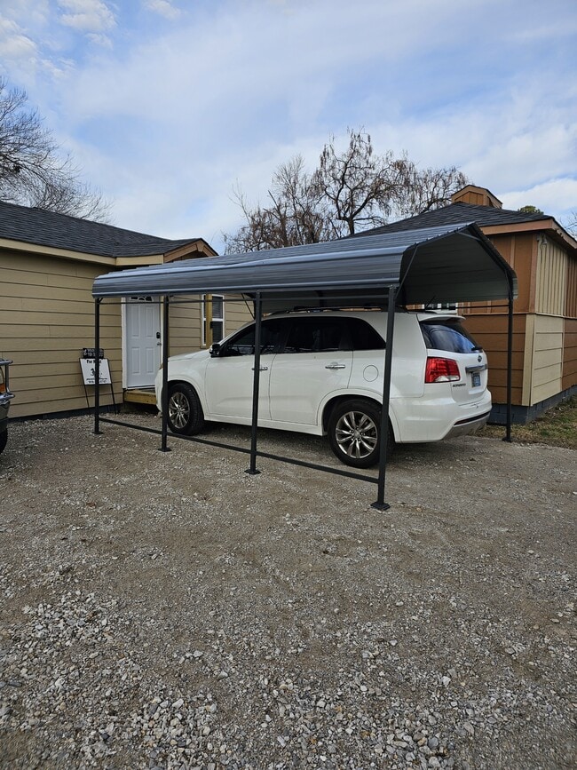 property at 407 N Wilson Ave
