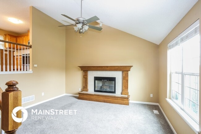 8720 NE 116th St in Kansas City, MO - Foto de edificio - Building Photo