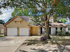19803 Edensborough Dr in Katy, TX - Building Photo