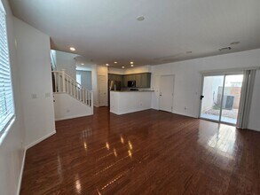 9786 W Hanover Grove Ave in Las Vegas, NV - Foto de edificio - Building Photo