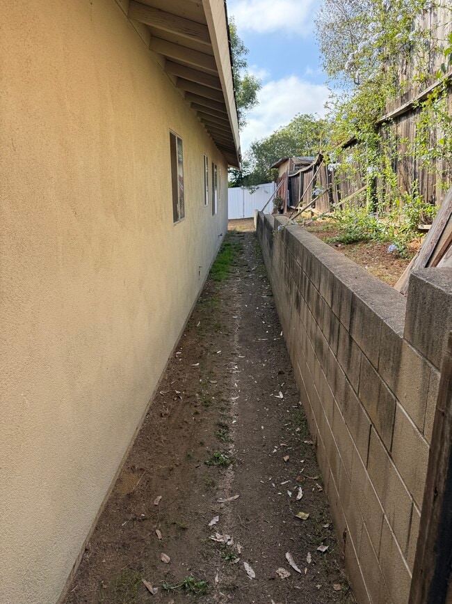 522 W Fallbrook St in Fallbrook, CA - Building Photo - Building Photo