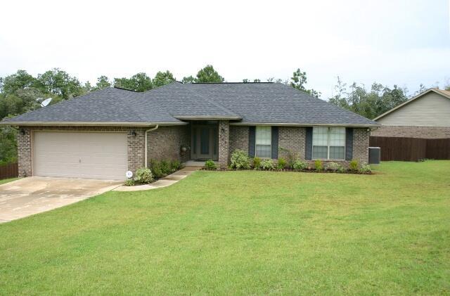 302 Gauntlet Dr in Crestview, FL - Building Photo