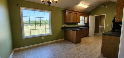 3599 Drayton Dr in Dalzell, SC - Building Photo - Building Photo