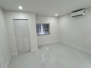 9815 SW 21st St in Miami, FL - Building Photo - Building Photo