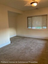 7521 N Gloucester Ave in Portland, OR - Foto de edificio - Building Photo