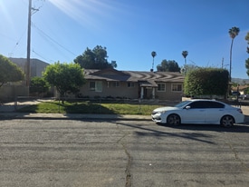 11194 Magnolia Ave in Riverside, CA - Building Photo