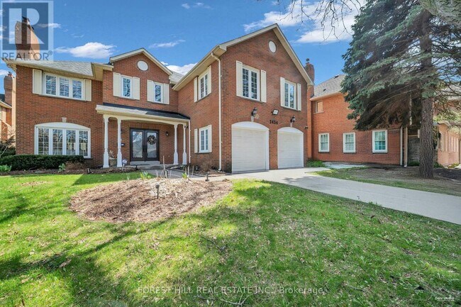 2434 Deer Run Ave in Oakville, ON - Building Photo - Building Photo